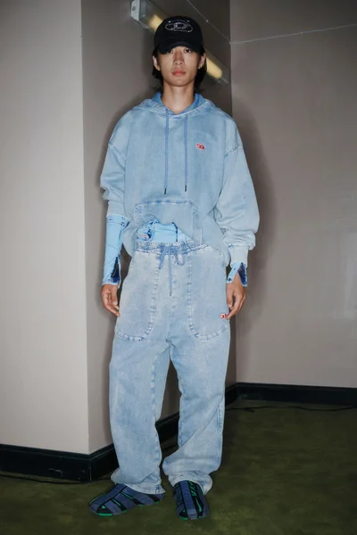 Look 19